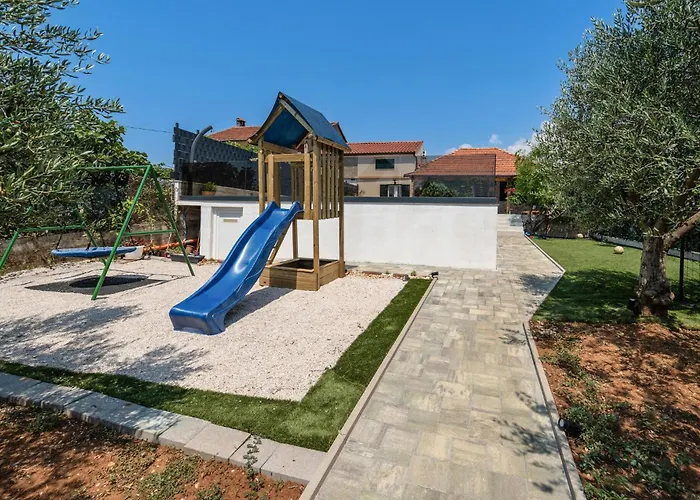 Tatil Evi In With Wi-fi Debeljak