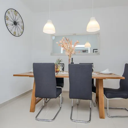 In With Wi-fi Semesterbostad