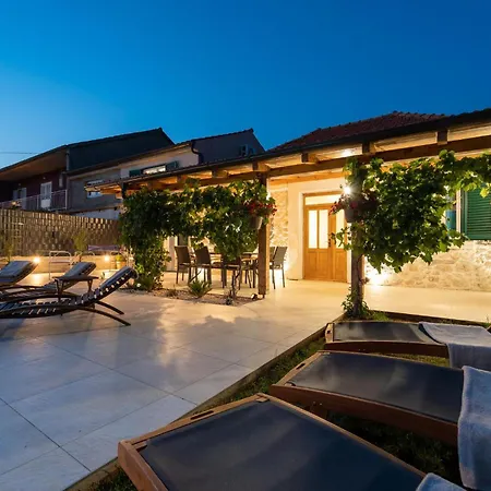 In With Wi-fi Σπίτι διακοπών Debeljak